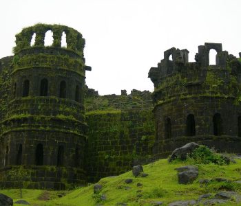 1280px-Raigad_fort_towers